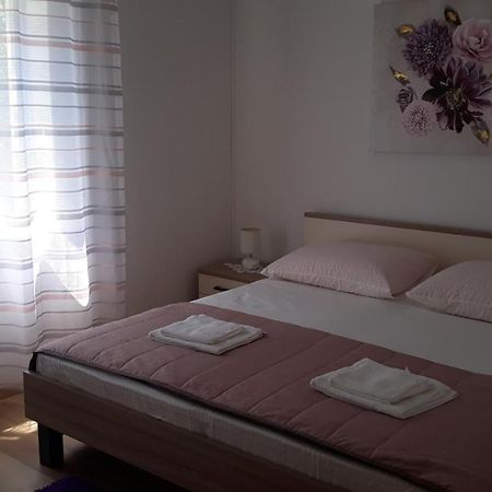 Mini Apartment Petra - Rooms Purple & Green With Kitchen And Garden دوبروفينك المظهر الخارجي الصورة