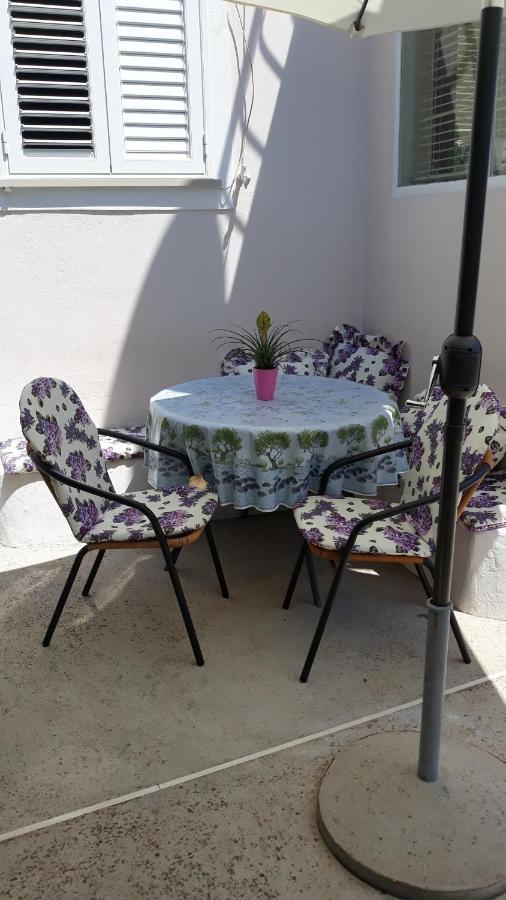 Mini Apartment Petra - Rooms Purple & Green With Kitchen And Garden دوبروفينك المظهر الخارجي الصورة