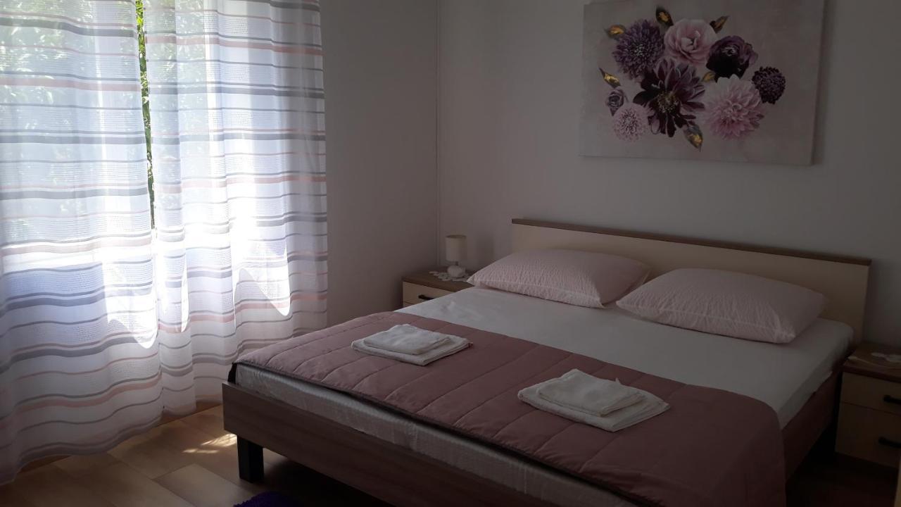 Mini Apartment Petra - Rooms Purple & Green With Kitchen And Garden دوبروفينك المظهر الخارجي الصورة