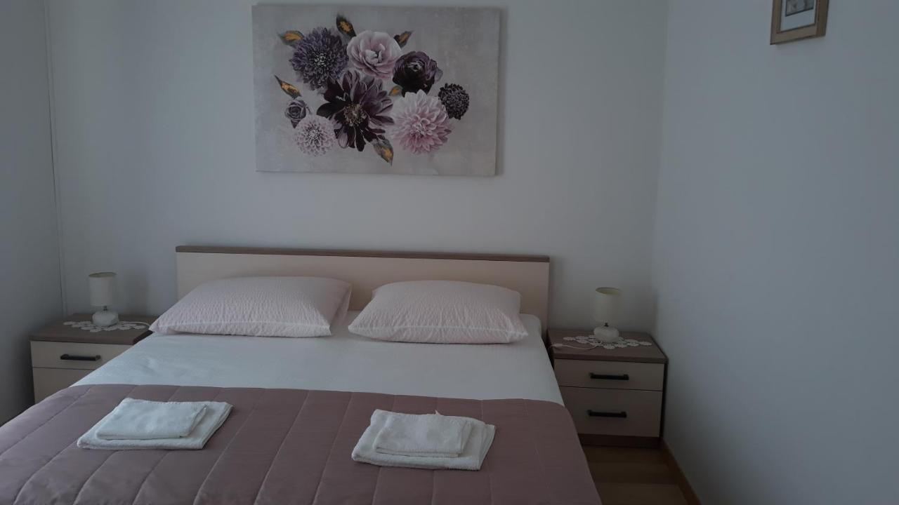 Mini Apartment Petra - Rooms Purple & Green With Kitchen And Garden دوبروفينك المظهر الخارجي الصورة