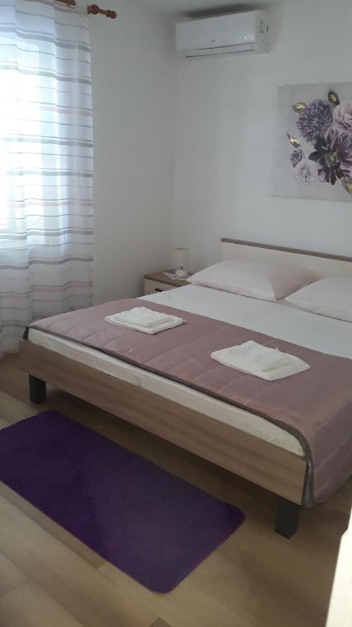Mini Apartment Petra - Rooms Purple & Green With Kitchen And Garden دوبروفينك المظهر الخارجي الصورة