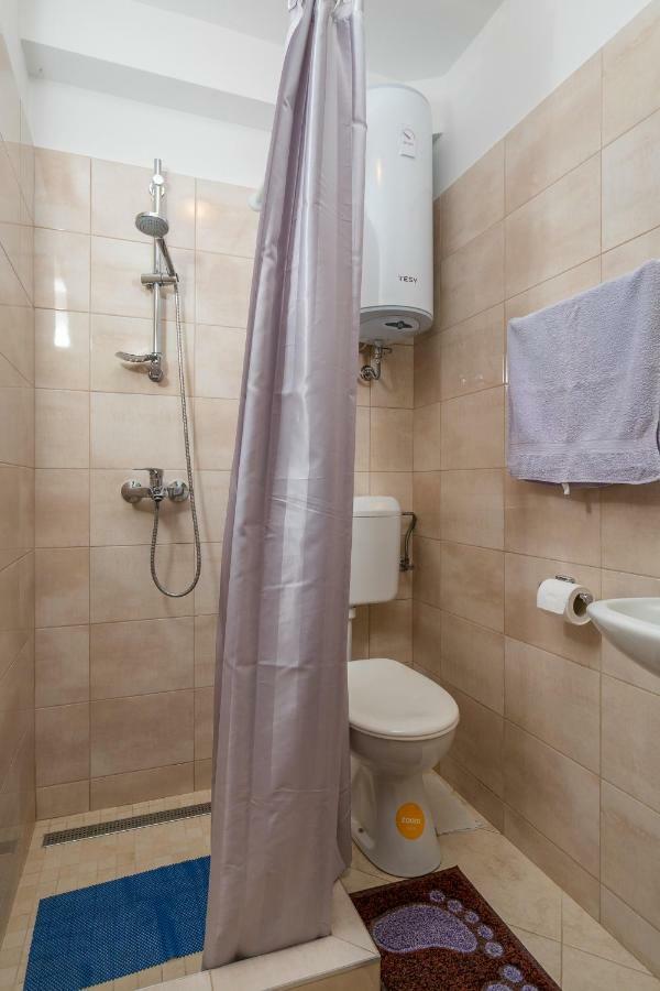 Mini Apartment Petra - Rooms Purple & Green With Kitchen And Garden دوبروفينك المظهر الخارجي الصورة